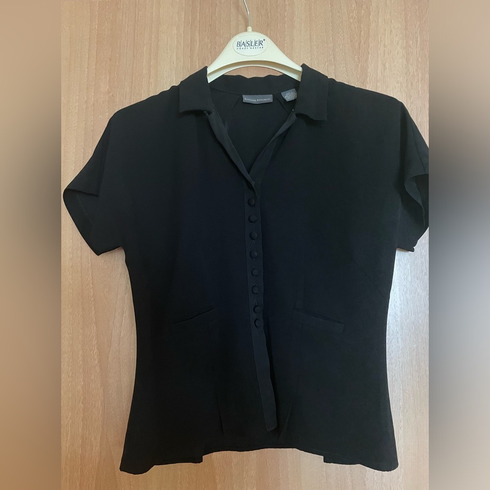 Banana Republic - V-back Button down Black - size Large
